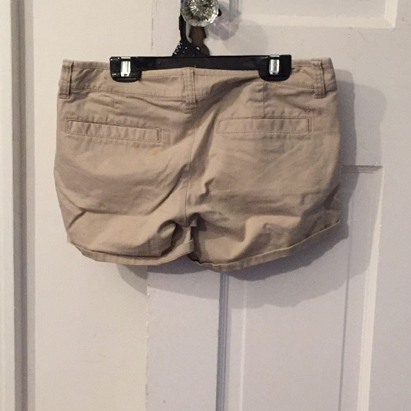 Khaki shorts! - Picture 2 of 3